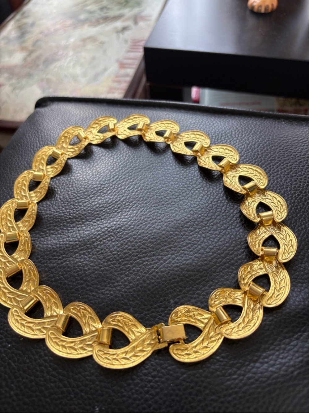 Vintage Bold Gold-Tone Link Necklace and Pierced  Earrings - Picture 7 of 10